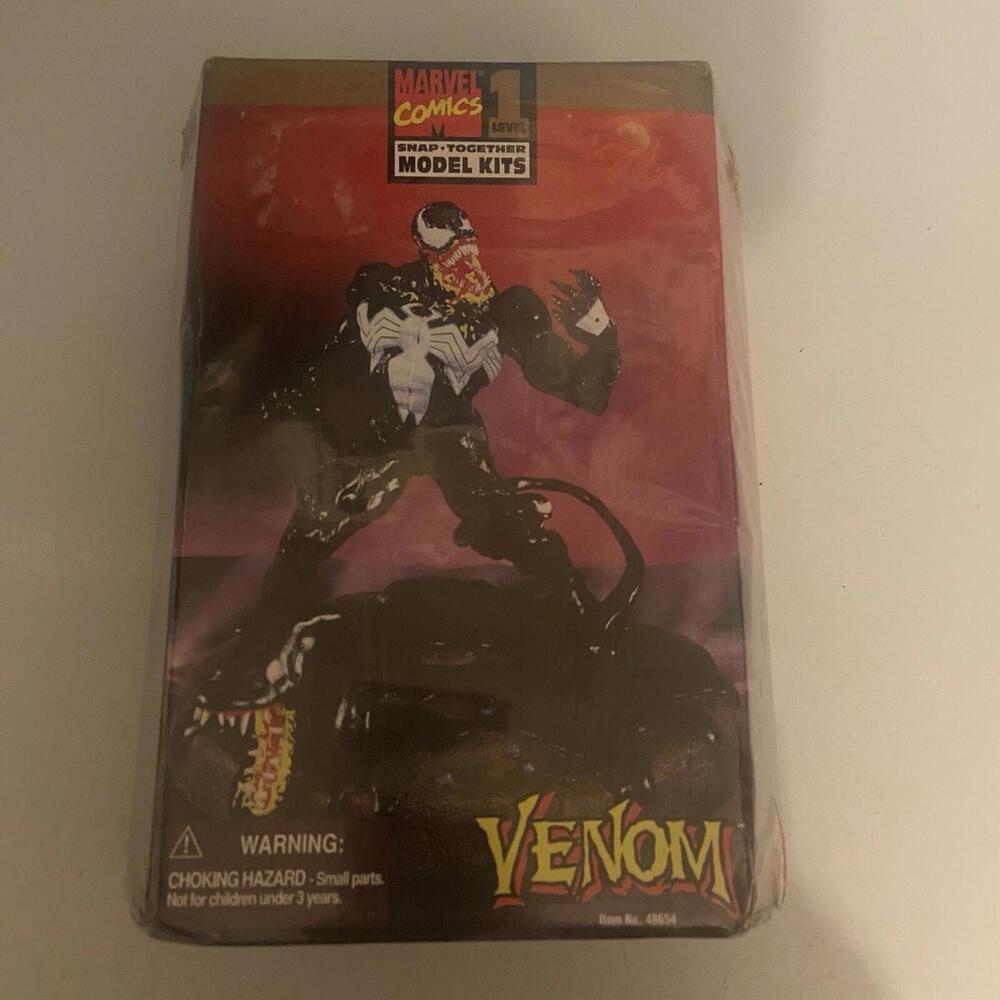 BNIB Toybiz Marvel Comics Venom Level 1 Factory Model‎ Kit Vtg 1996